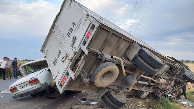 Tərtərdə ağır qəza: ölən və xəsarət alanlar var