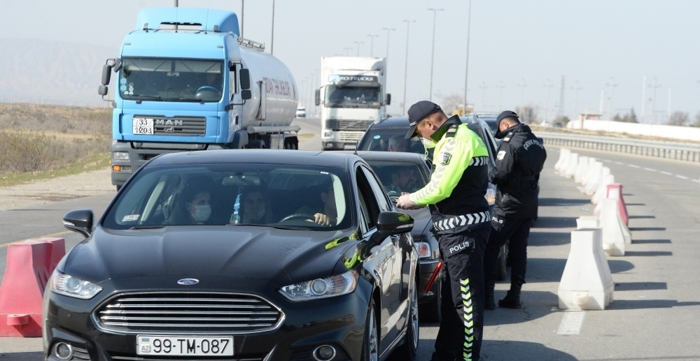 Karantin postlarından keçmək istəyən 900 avtomobil geri qaytarıldı - RƏSMİ