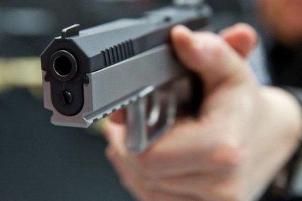 Bakıda silahlı şəxs saxlanıldı - FOTO