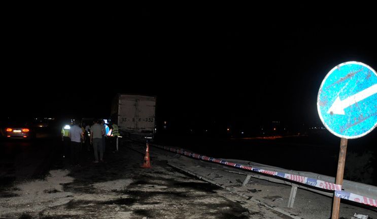 Bakı-Qazax yolunda iki yük maşını toqquşdu