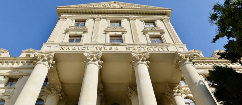 XİN Lüksemburqu təbrik etdi