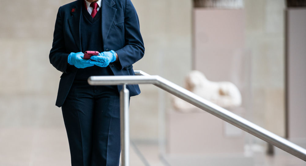 Daha bir məktəb direktoru koronavirusa yoluxdu