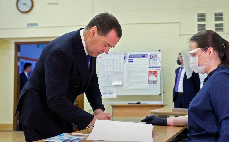 Rusiyada Konstitusiyaya dəyişikliklər üçün referendum başladı