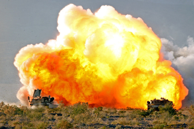 Tehranda hərbi bazada partlayış oldu
