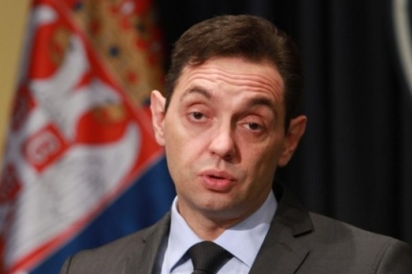 Bu ölkənin Müdafiə naziri koronavirusa YOLUXDU