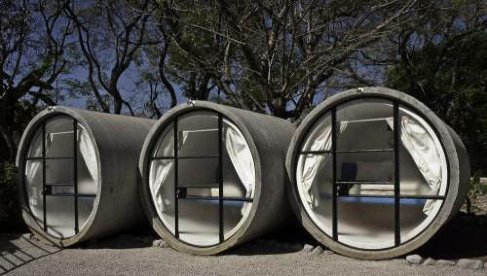 Meksikada drenaj borularından otel tikildi