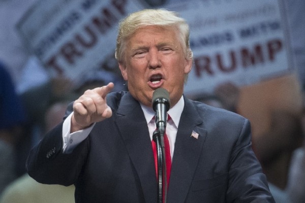 İran Trampı beynəlxalq axtarışa verdı