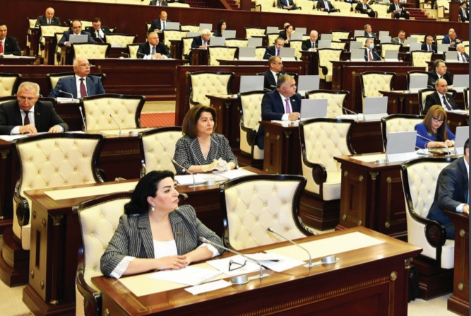 Milli Məclis 7 məsələyə görə iclas çağırıb  