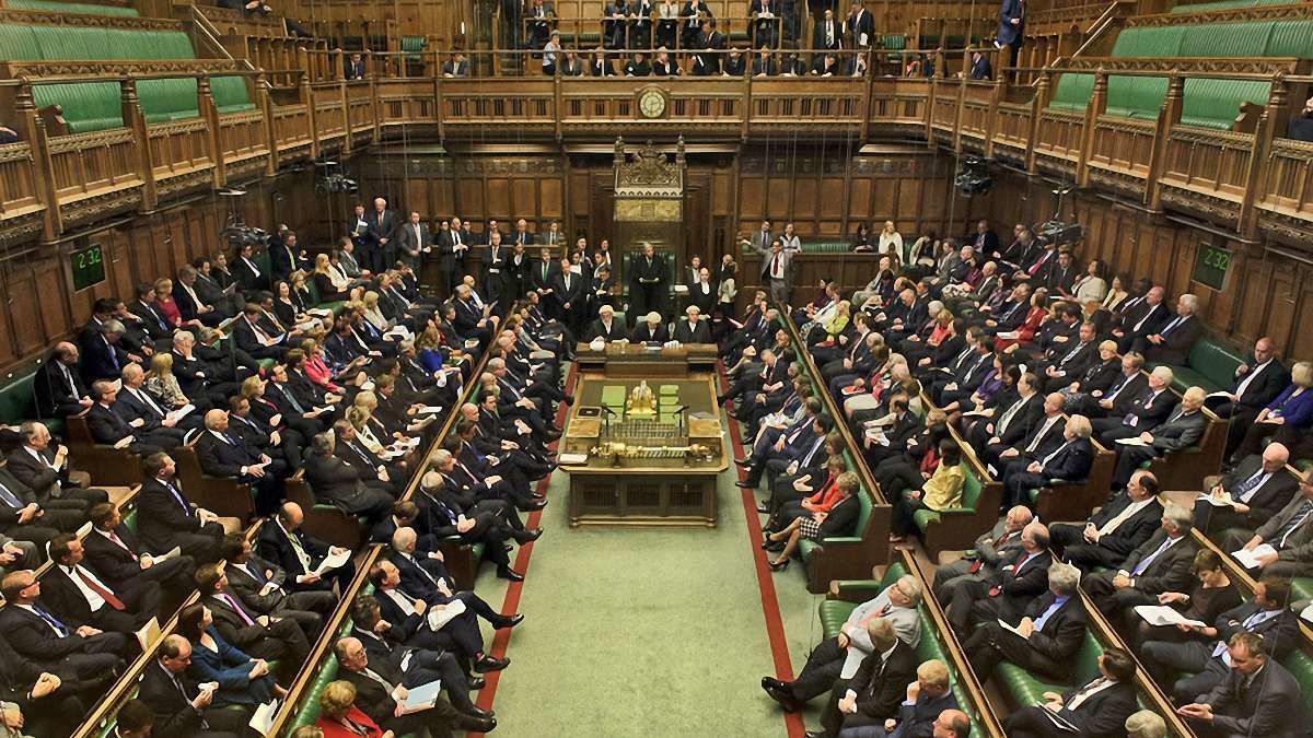 London Rusiya və Səudiyyə Ərəbistanı vətəndaşlarına sanksiya tətbiq edəcək