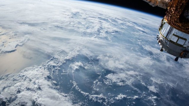 İsrail kosmosa casus peyki göndərdi