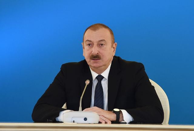 Prezident İlham Əliyev yerli telekanallara müsahibə verib - CANLI