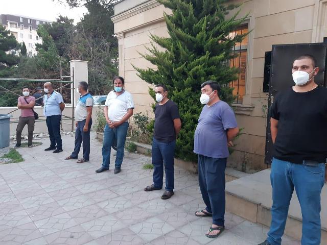 Kafedə karantin qaydalarını pozanlar saxlanıldı