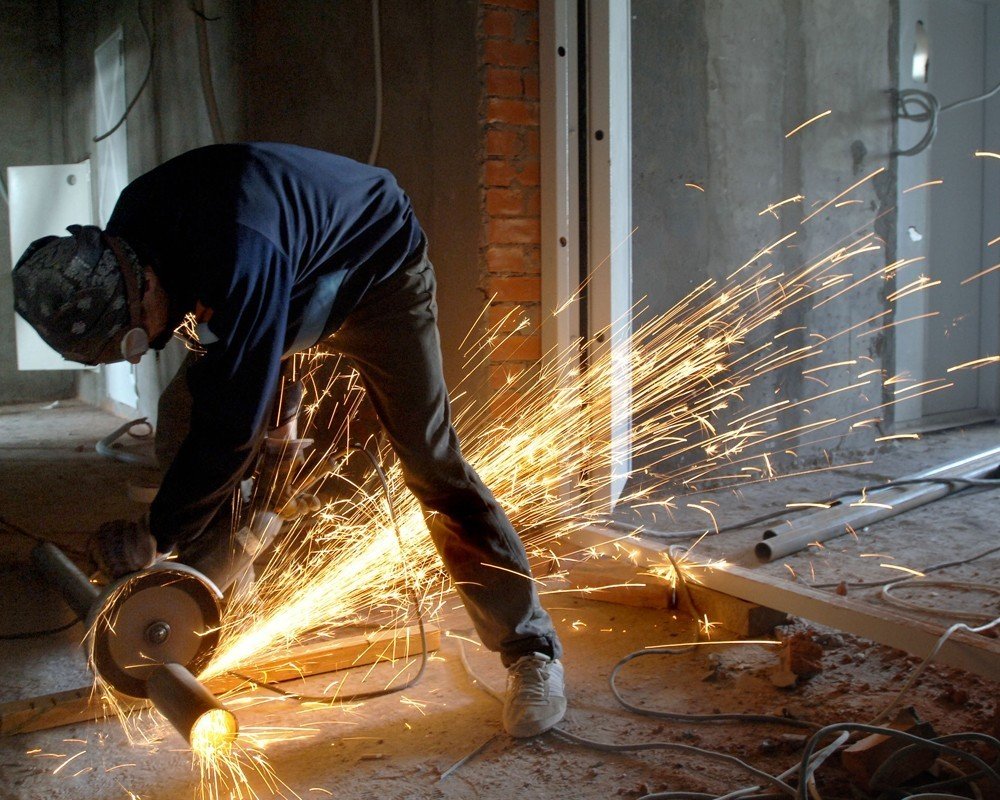 Bərdədə 34 yaşlı kişi elektrik mişarla ayağını kəsdi 