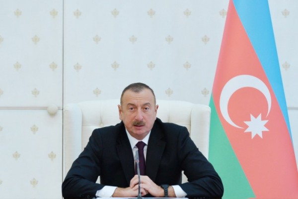İlham Əliyev monqolustanlı həmkarını təbrik etdi