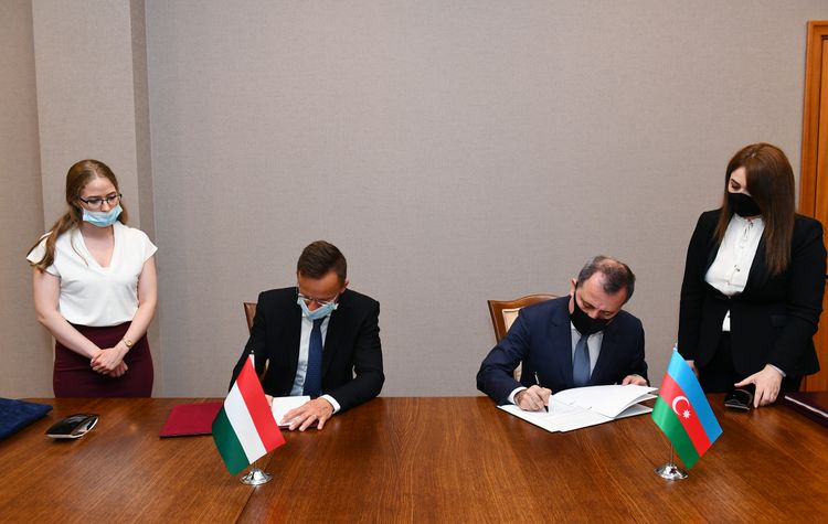 Azərbaycan və Macarıstan XİN nazirləri arasında bir sıra sənədlər imzalandı