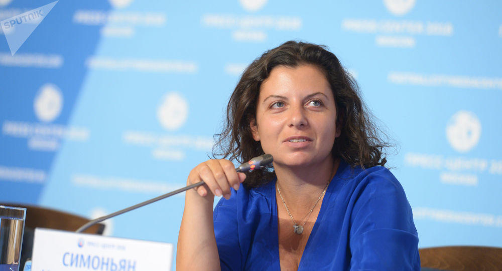 Simonyan Paşinyanı “topa tutdu”: “Siz bununla da “rus dostlar”ın üzünə tüpürdünüz!”