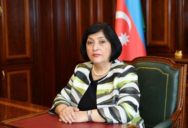 Milli Məclisin Sədrindən jurnalistlərə TƏBRİK
