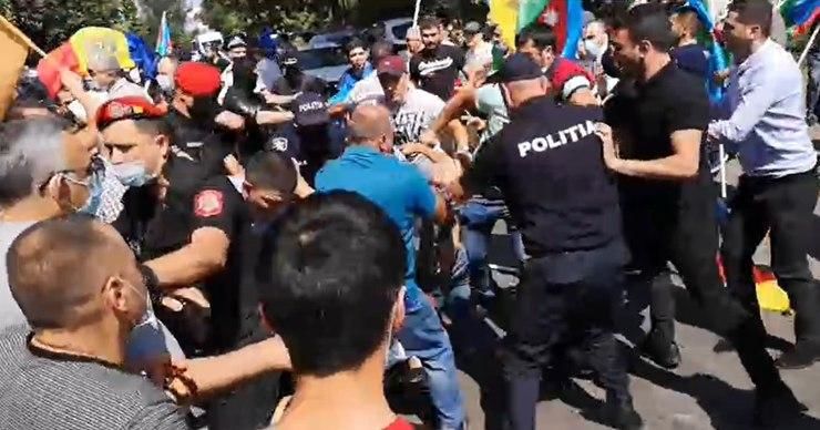Daha bir ölkədə ermənilər azərbaycanlılara hücum etdi - FOTOLAR
