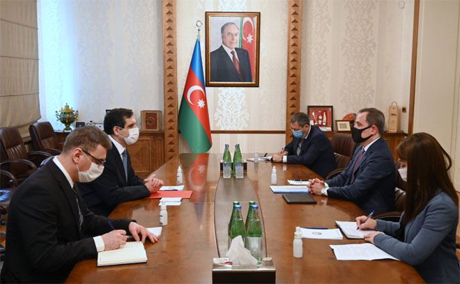 Ceyhun Bayramov türkiyəli səfirlə erməni təxribatlarını müzakirə etdi