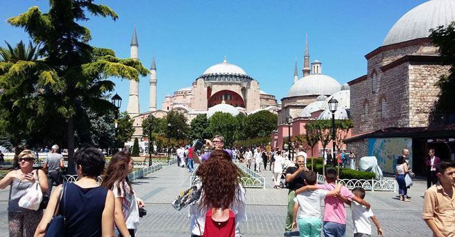 Ayasofyada 86 ildən sonra ilk namaz qılındı