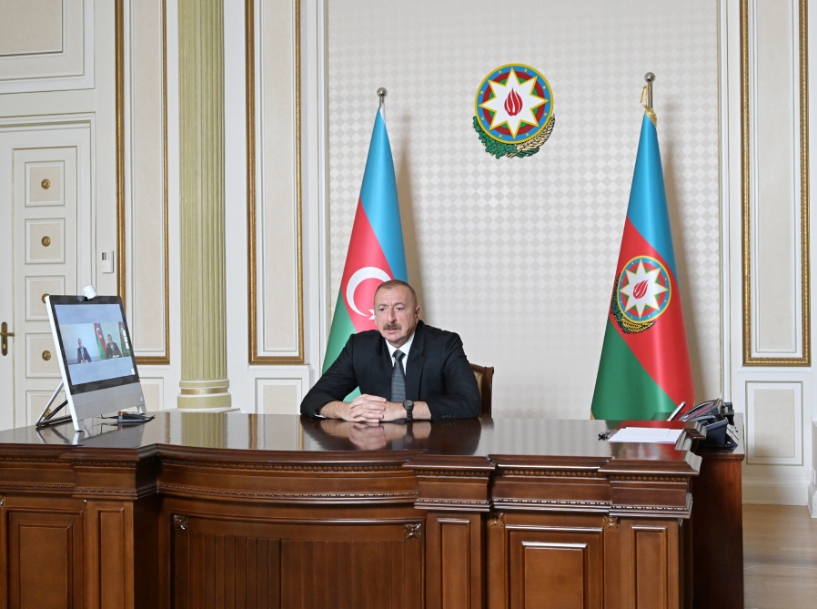 İlham Əliyev Emin Əmrullayevi Təhsil naziri təyin olunması ilə əlaqədar qəbul edib