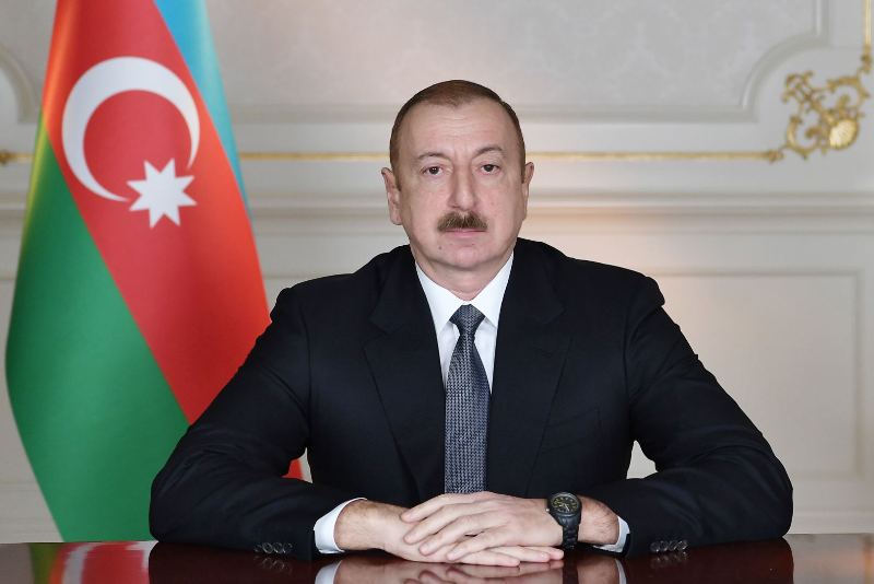 İlham Əliyev perulu həmkarını təbrik edib