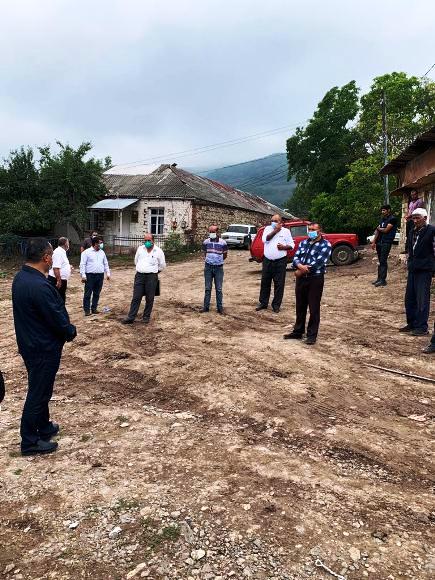 İcra başçısı Buzluq kəndində oldu, sakinlərlə problemlərini dinlədi