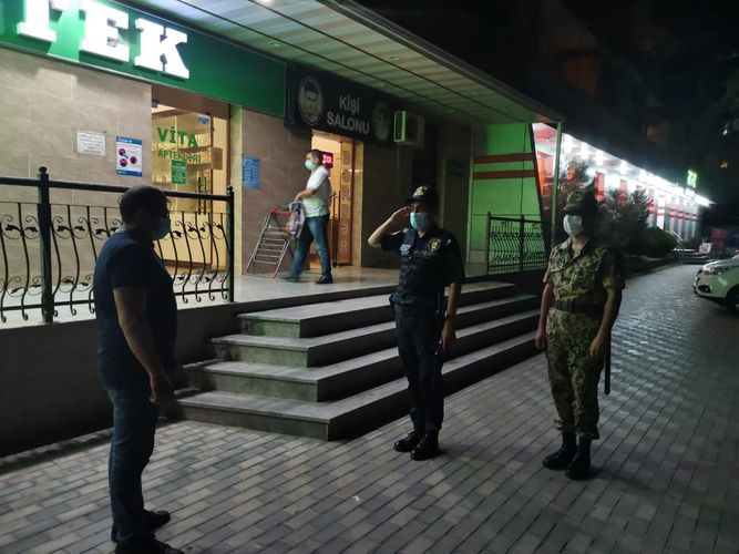 Polis Bakı sakinlərilə xüsusi karantin qaydaları ilə bağlı profilaktik söhbətlər apardı