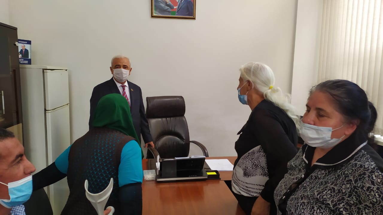 AHİK-də Qarabağ  əlillərinə, şəhid ailələrinə maddi yardımlar göstərilib