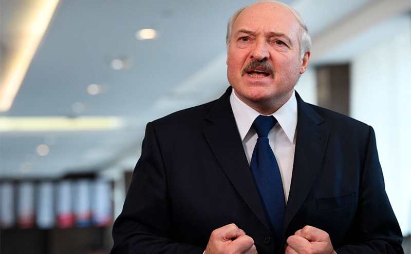 Lukaşenko virusa qəsdən yoluxdurulduğunu bildirib