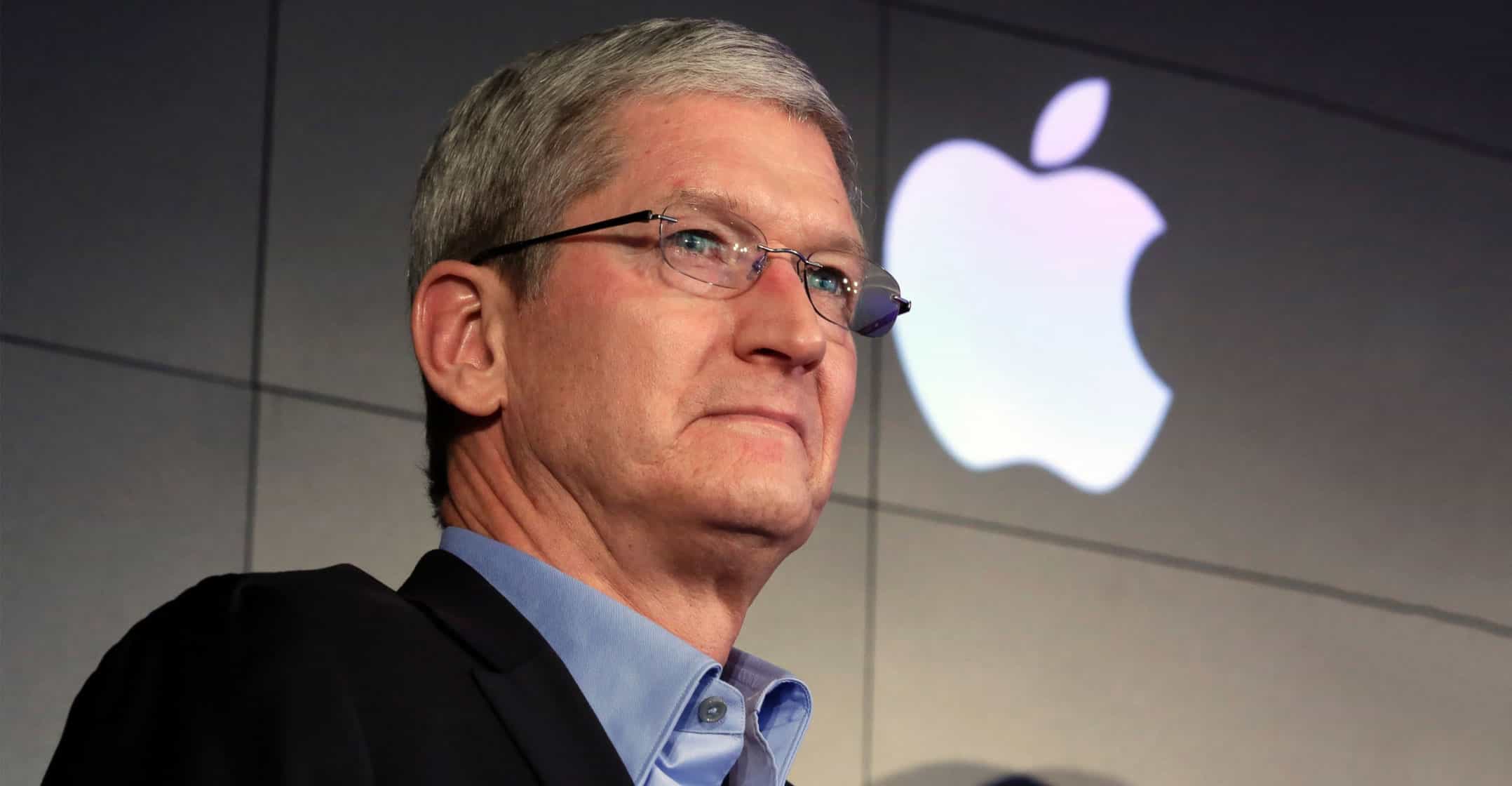 “Apple”in rəhbəri milyarder oldu
