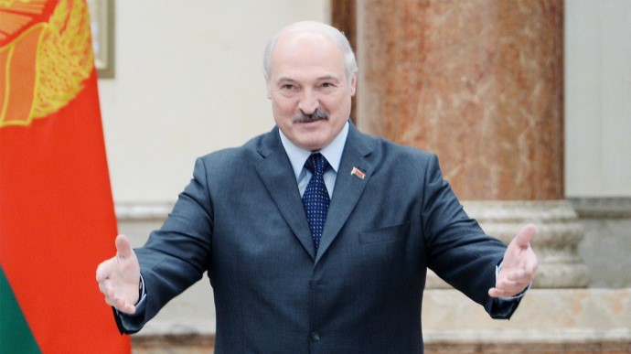 Lukaşenko özünü “pis prezident” adlandırdı
