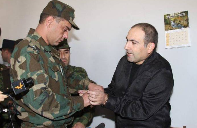 Paşinyan belə həbs olunub - FOTOLAR