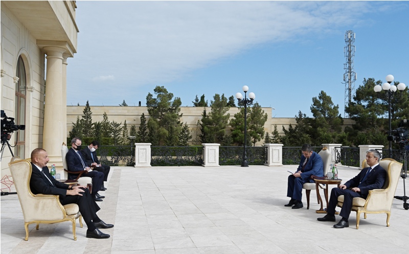 İlham Əliyev yeni səfiri qəbul etdi - FOTO - YENİLƏNİB