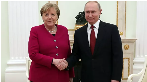 Putin və Merkel Lukaşenkoya görə zəngləşdilər