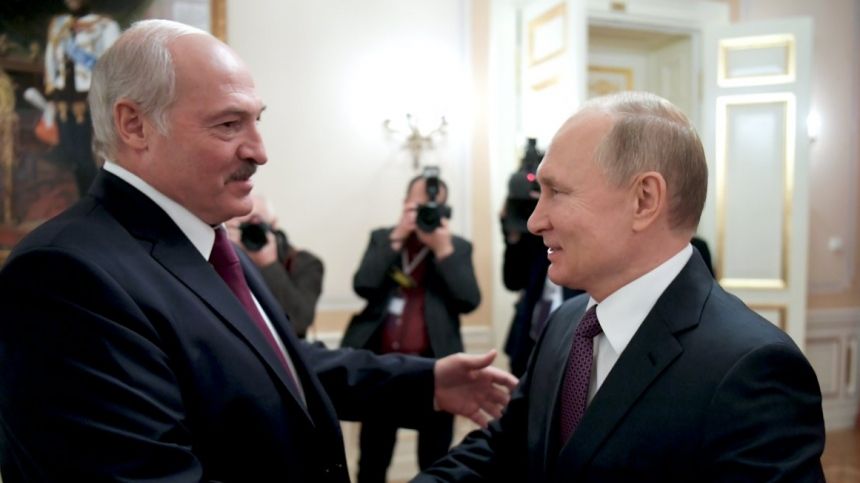 Lukaşenko Putindən Merkellə danışmağı xahiş edib