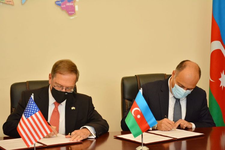 Mədəniyyət naziri ABŞ-ın Azərbaycandakı səfiri ilə görüşdü