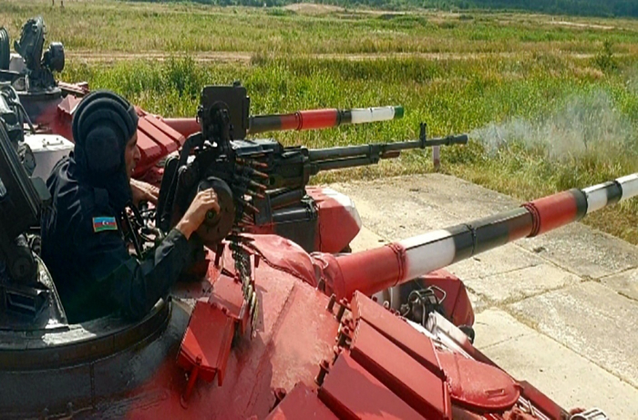Tankçılarımız yarışa hazırlaşır - FOTO