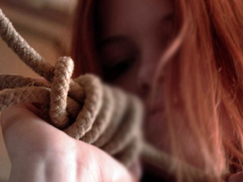 Siyəzəndə 39 yaşlı qadın özünə qəsd etdi