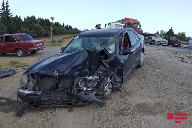 Hacıqabulda ağır qəza - 5 nəfər yaralanıb 