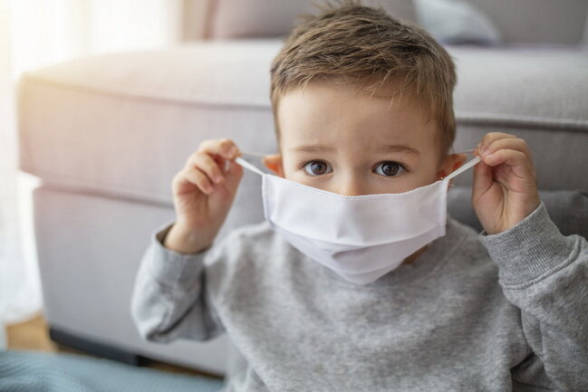ÜST maskadan istifadə üçün minimal yaş həddini açıqladı