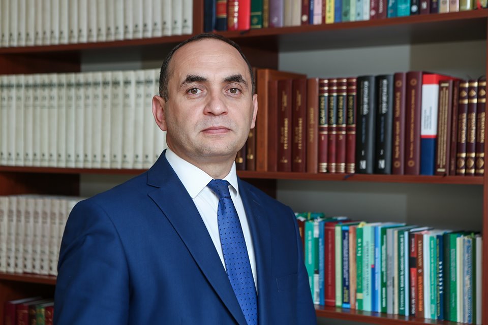Səngərləri aşıb o yerlərə getməyim gəlir - Deputat  Cəbrayılın işğalından YAZIR  