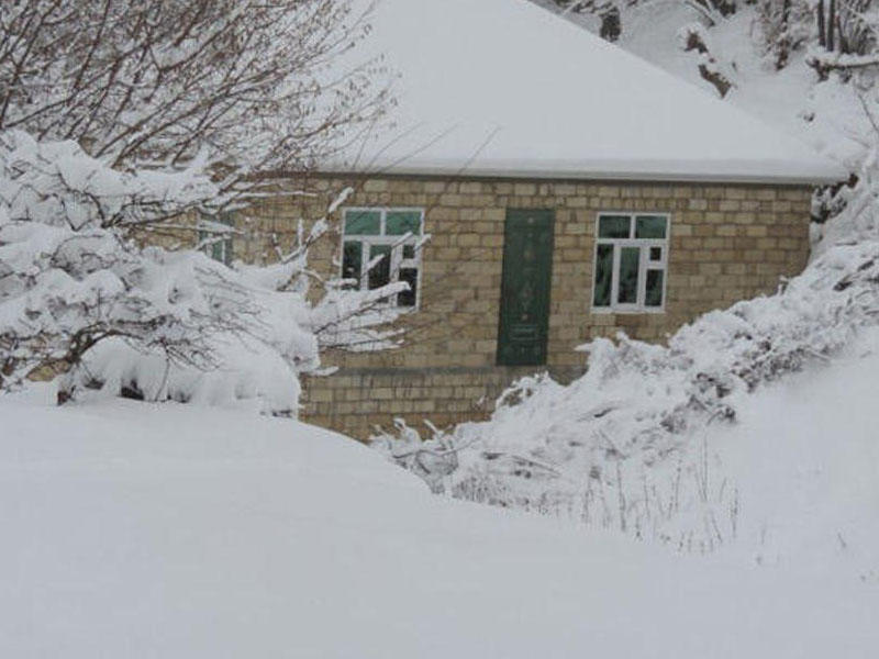 Azərbaycana qar yağdı