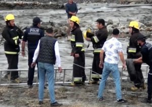 Balakəndə çayda köməksiz qalan şəxs xilas edildi