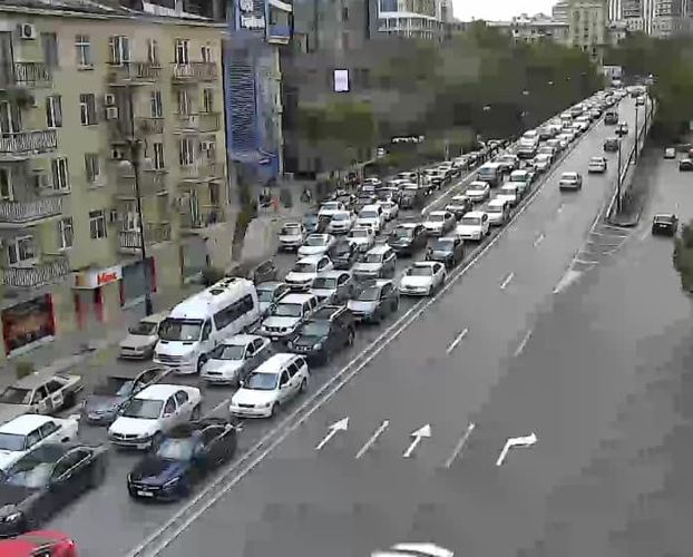 Bakının bu küçə və prospektlərində tıxac var