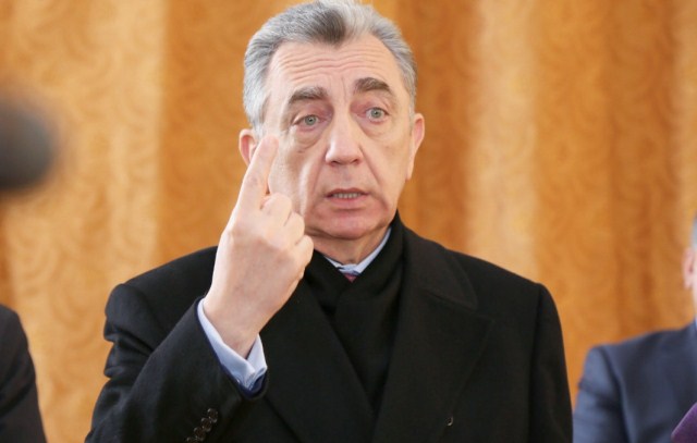 Eldar Əzizovdan kommunal xidmət sahələrinin rəhbərlərinə XƏBƏRDARLIQ