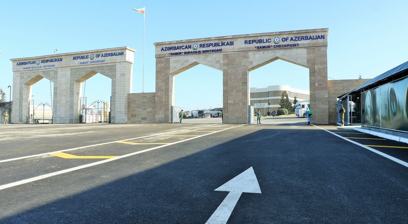 400 azərbaycanlı Rusiyadan Vətənə gətirildi