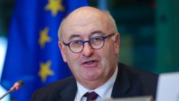 Aİ-nin ticarət üzrə komissarı istefa verdi - SƏBƏB