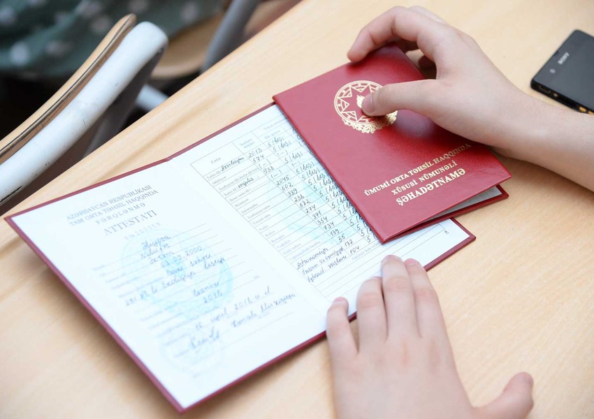 Məktəbi fərqlənmə attestatı ilə bitirənlərin sayı açıqlandı