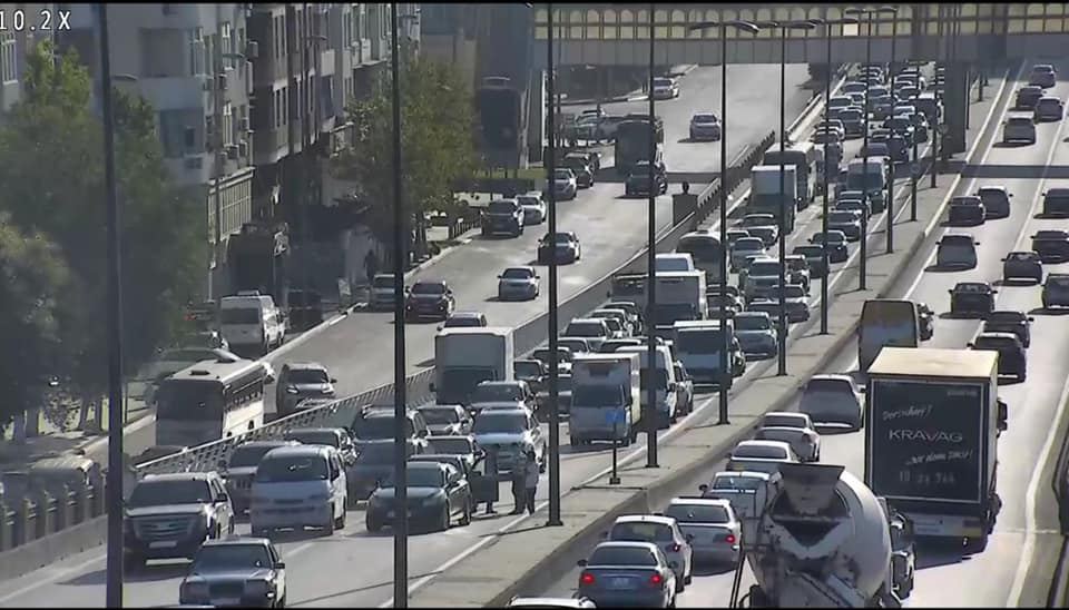 Bu küçə və prospektlərdə sıxlıq var - avtobuslar gecikir